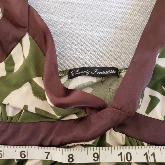 Simply Irresistible Dress - Picture 5 of 6